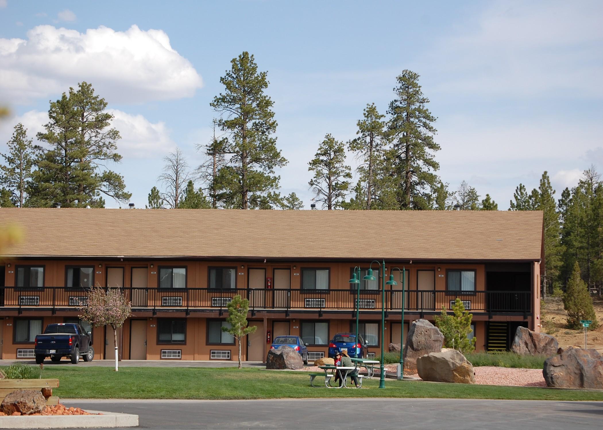 Bryce View Lodge Part Of The Ruby'S Inn Resort Bryce Canyon City Exterior photo